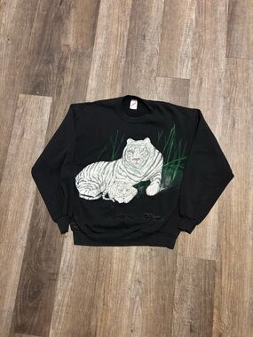 Vintage Made in USA White Tiger Nature Crewneck Sweatshirt